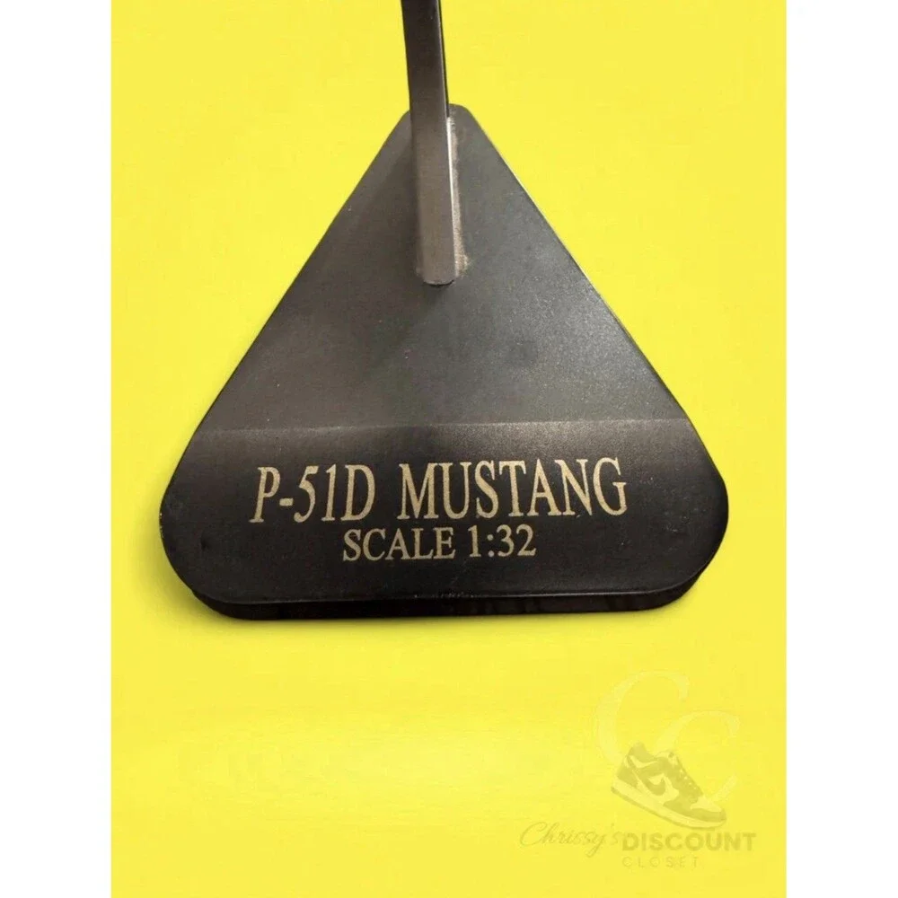 MUSTANG Model Metal Airplane P-51D Big Beautiful Doll Fighter Squadron  Desk Top